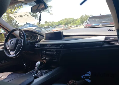 2015 BMW X5 xDrive35I z USA, uszkodzony, nr VIN 5UXKR0C51F0P00820